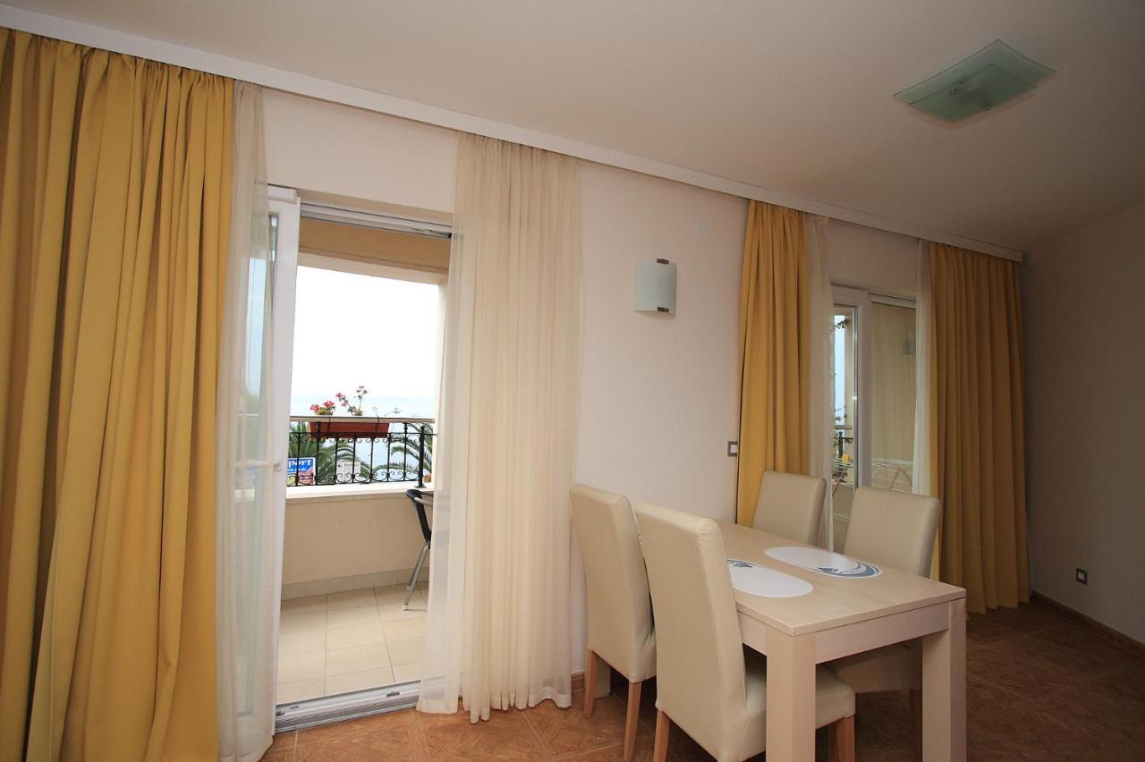 Aparthotel Natalia Podgora Exteriör bild