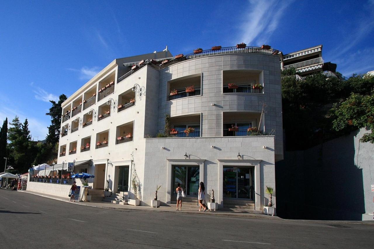 Aparthotel Natalia Podgora Exteriör bild