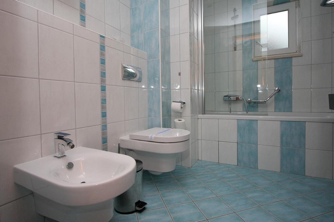 Aparthotel Natalia Podgora Exteriör bild