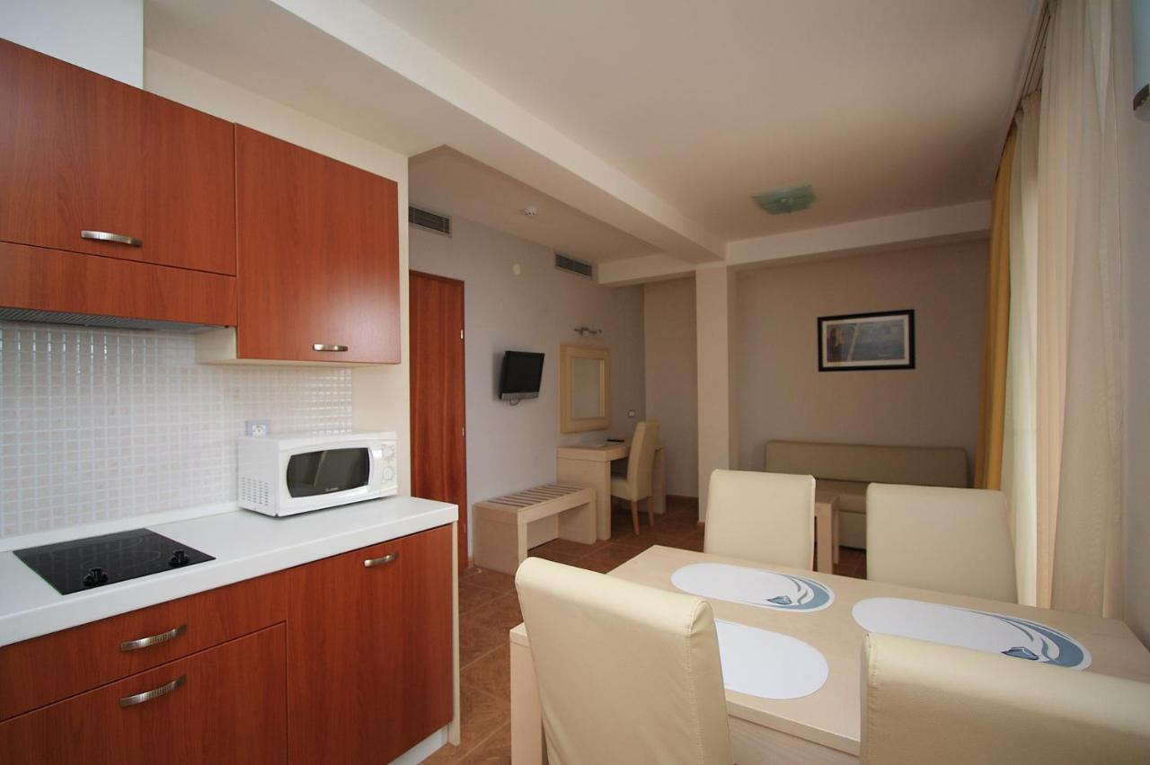 Aparthotel Natalia Podgora Exteriör bild