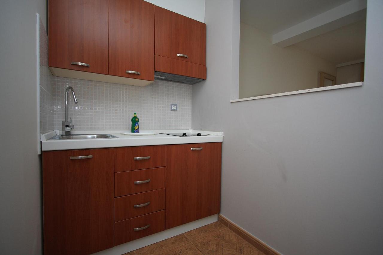 Aparthotel Natalia Podgora Exteriör bild